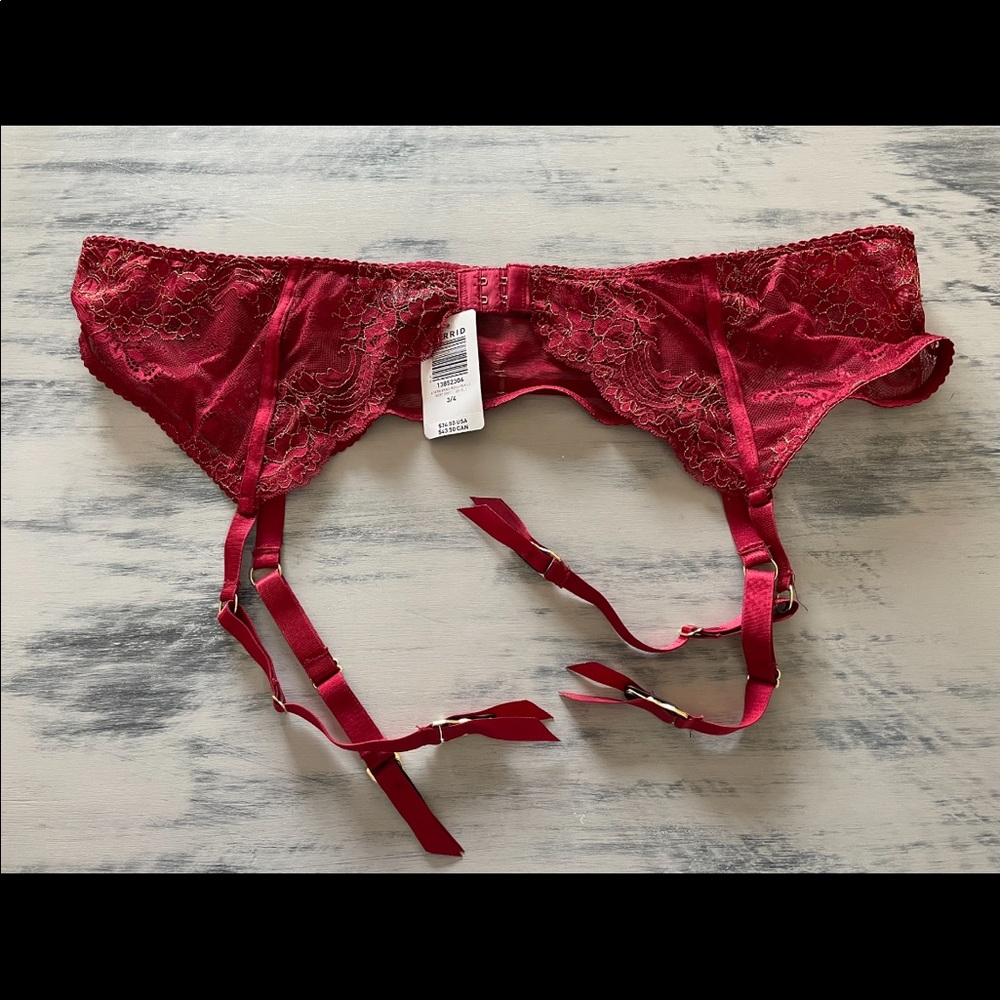 Red and gold garter belt Torrid Curve Lurex NWT